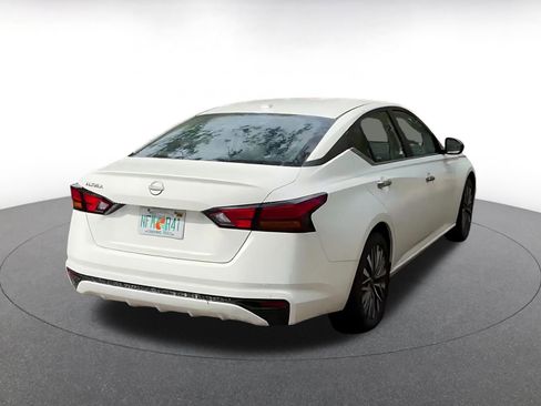 Used 2025 Nissan Altima 2.5 SV image 14