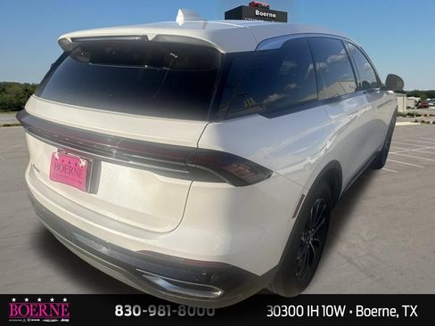 Used 2026 Lincoln Nautilus Premier AWD/4WD image 12