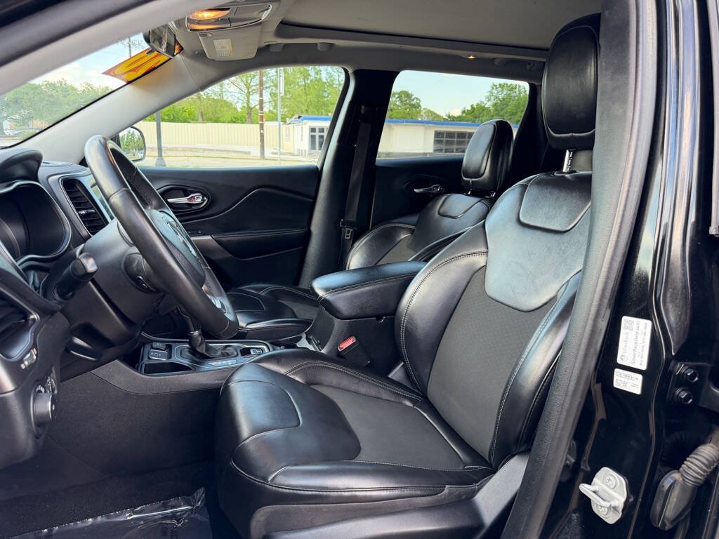 Used 2020 Jeep Cherokee Latitude Plus FWD image 10