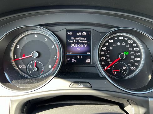 Used 2020 Volkswagen Atlas Cross Sport SE w/ Panoramic Sunroof Package image 18