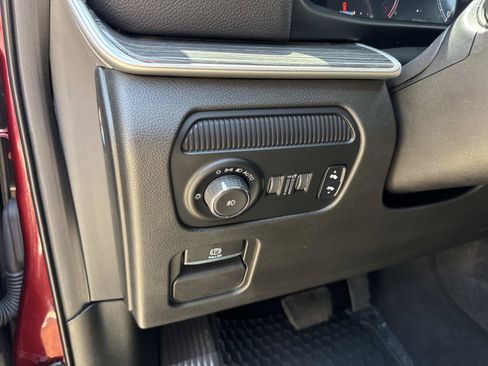 Used 2022 Jeep Wagoneer Series II RWD image 20