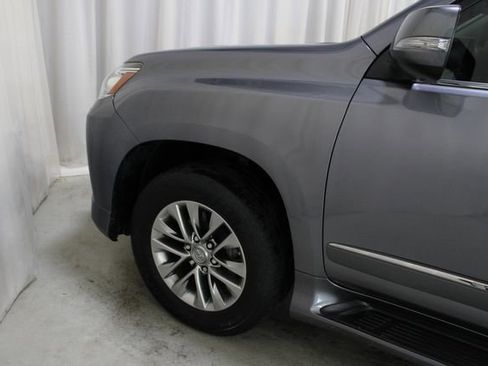 Used 2018 Lexus GX 460 Luxury AWD/4WD image 36