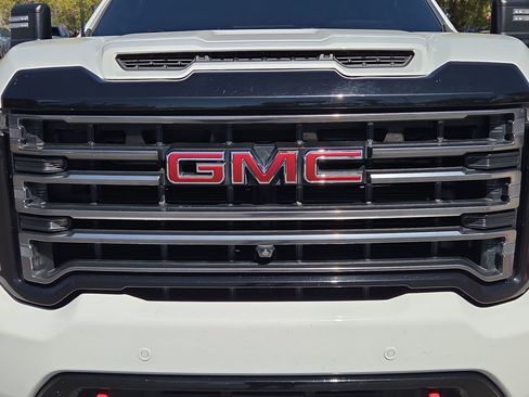 Used 2020 GMC Sierra 2500 AT4 w/ AT4 Premium Package AWD/4WD image 9