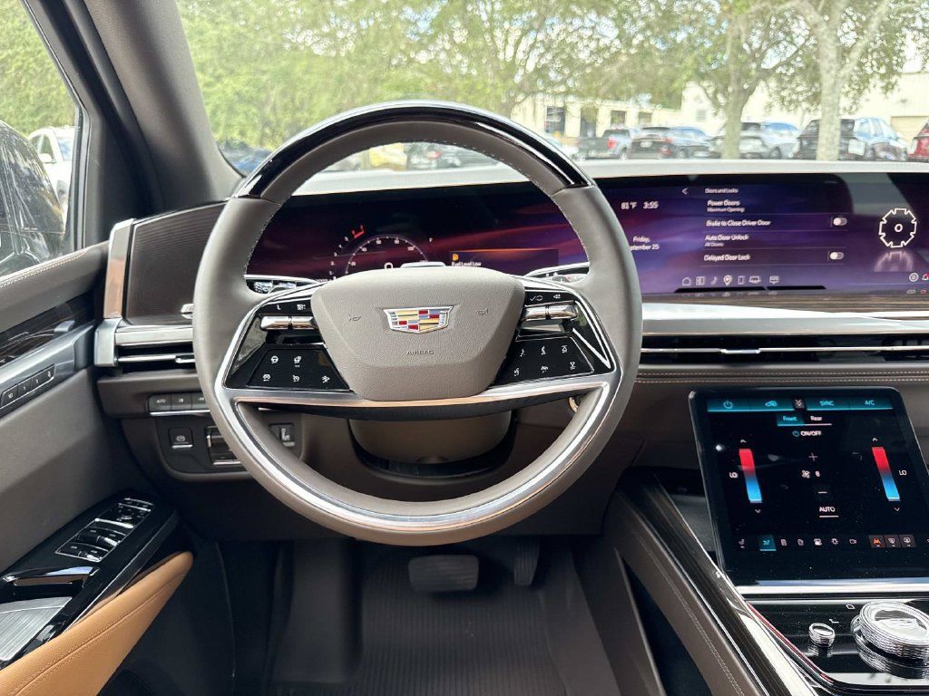 New 2026 Cadillac Escalade ESV Luxury w/ Touring Package AWD/4WD image 17
