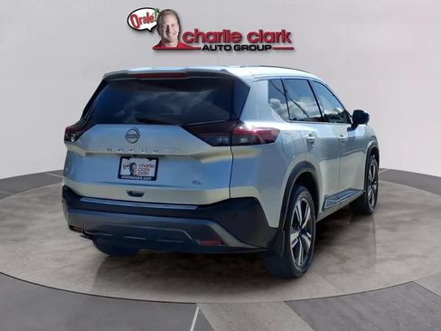 Used 2023 Nissan Rogue SL w/ SL Premium Package FWD image 5