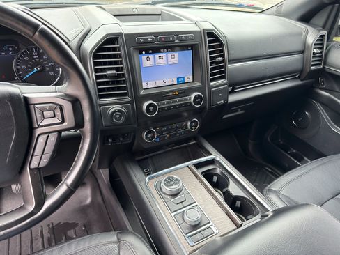 Used 2019 Ford Expedition Limited w/ Special Edition Package AWD/4WD image 17