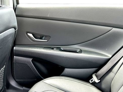 Used 2025 Hyundai Elantra Limited FWD image 20
