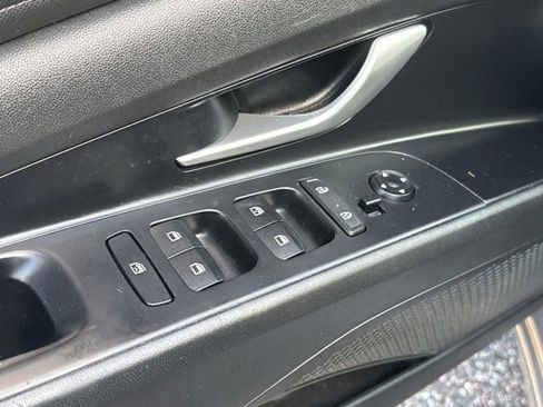 Used 2021 Hyundai Elantra SEL w/ Convenience Package FWD image 16