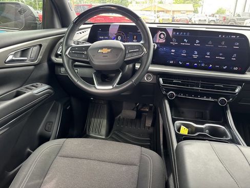 Used 2024 Chevrolet Traverse LT w/ Enhanced Driving Package FWD image 18