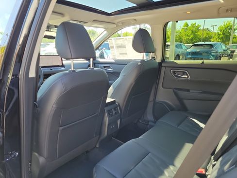 New 2026 Nissan Rogue Platinum AWD/4WD image 12