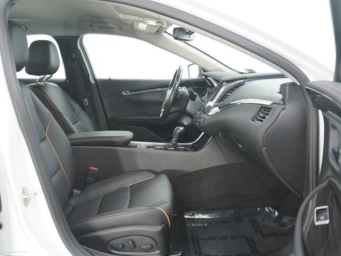 Used 2017 Chevrolet Impala Premier w/ Enhanced Convenience Package FWD image 11