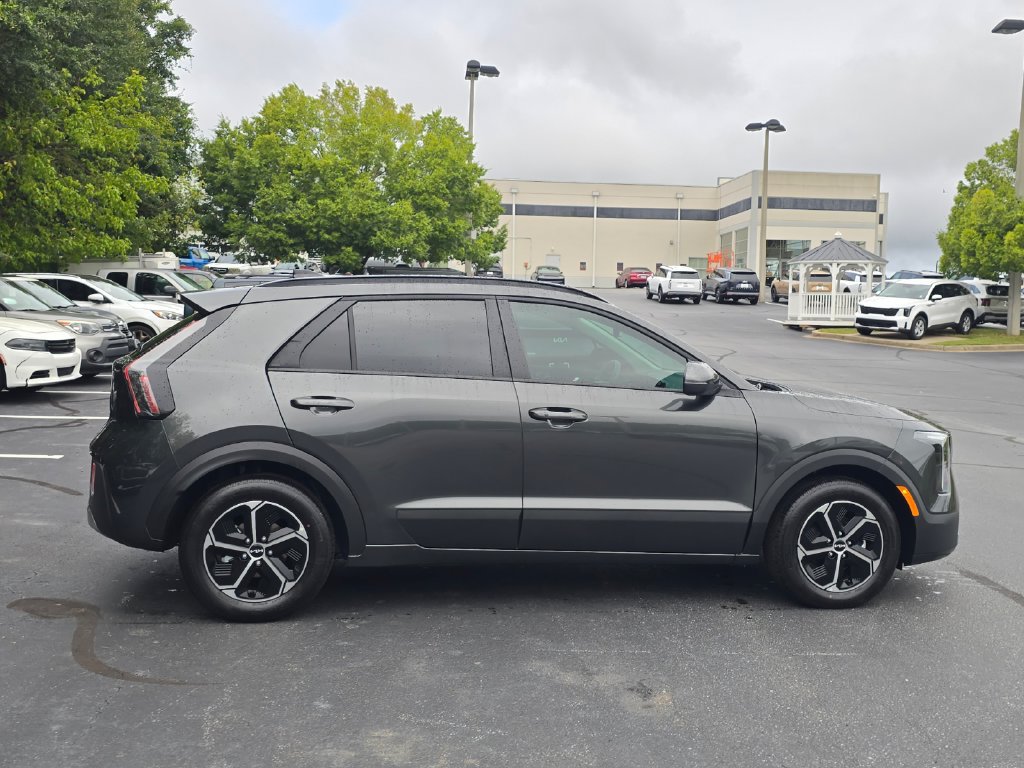 New 2027 Kia Niro EX FWD image 2