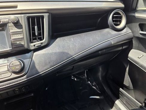 Used 2015 Toyota RAV4 XLE FWD image 20