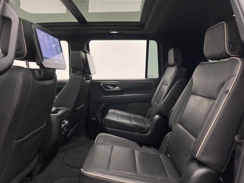 Used 2021 GMC Yukon XL SLT w/ SLT Premium Package AWD/4WD image 52