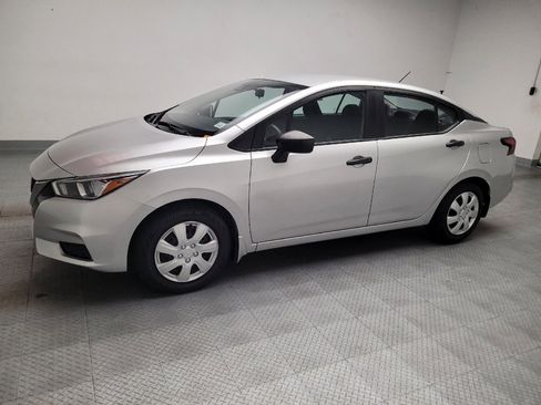 Used 2021 Nissan Versa S FWD image 2