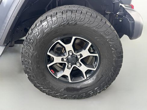 Used 2019 Jeep Wrangler Unlimited Rubicon AWD/4WD image 32