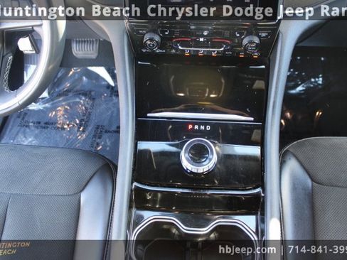 Used 2023 Jeep Grand Cherokee Altitude image 13