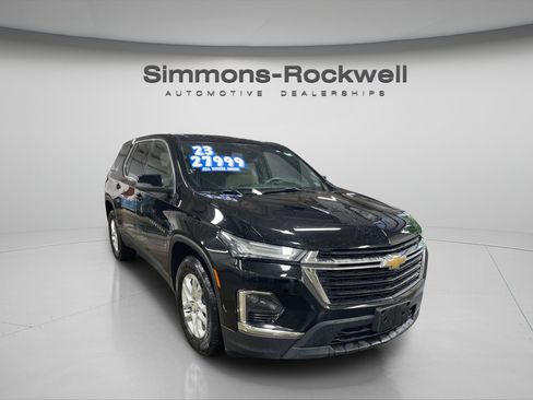 Used 2023 Chevrolet Traverse LS w/ LPO, Floor Liner Package AWD/4WD image 7