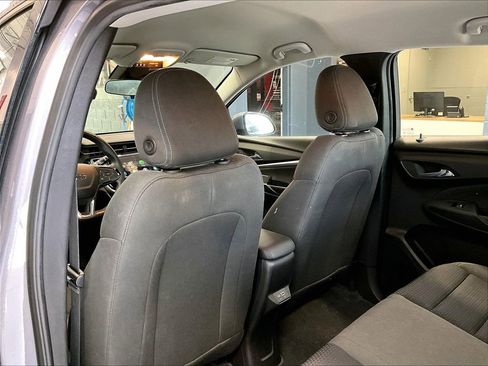 Used 2023 Chevrolet Bolt EUV LT w/ Comfort Package image 21