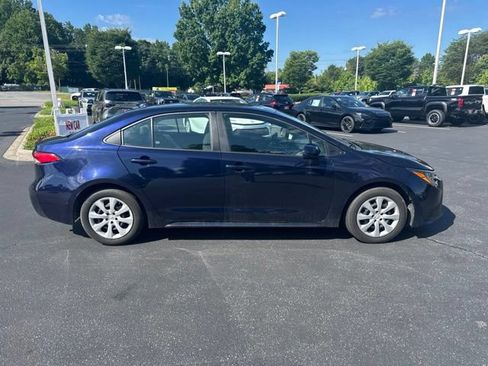 Used 2024 Toyota Corolla LE FWD image 2