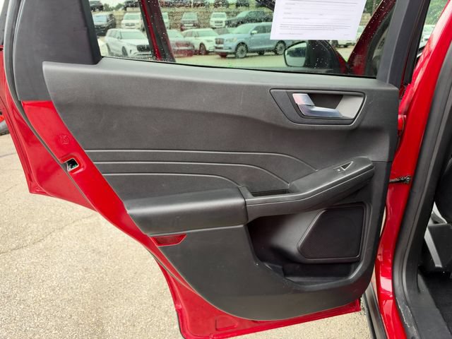 Used 2022 Ford Escape Titanium FWD image 18