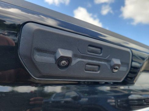 Used 2025 GMC Sierra 1500 Denali Ultimate AWD/4WD image 7