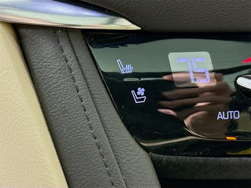 Used 2019 Cadillac XT5 Premium Luxury image 21