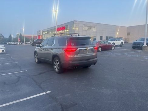Used 2018 Chevrolet Traverse LT AWD/4WD image 8