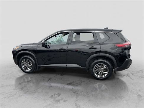 Used 2021 Nissan Rogue S image 2