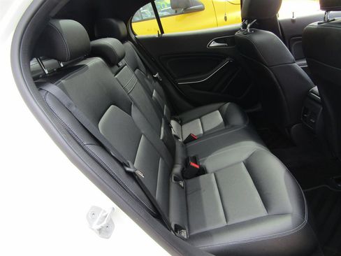 Used 2017 Mercedes-Benz GLA 250 4MATIC image 6