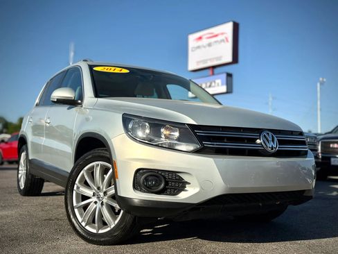 Used 2014 Volkswagen Tiguan SEL FWD image 1
