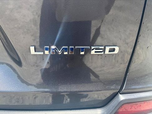 Used 2021 Jeep Cherokee Limited image 7