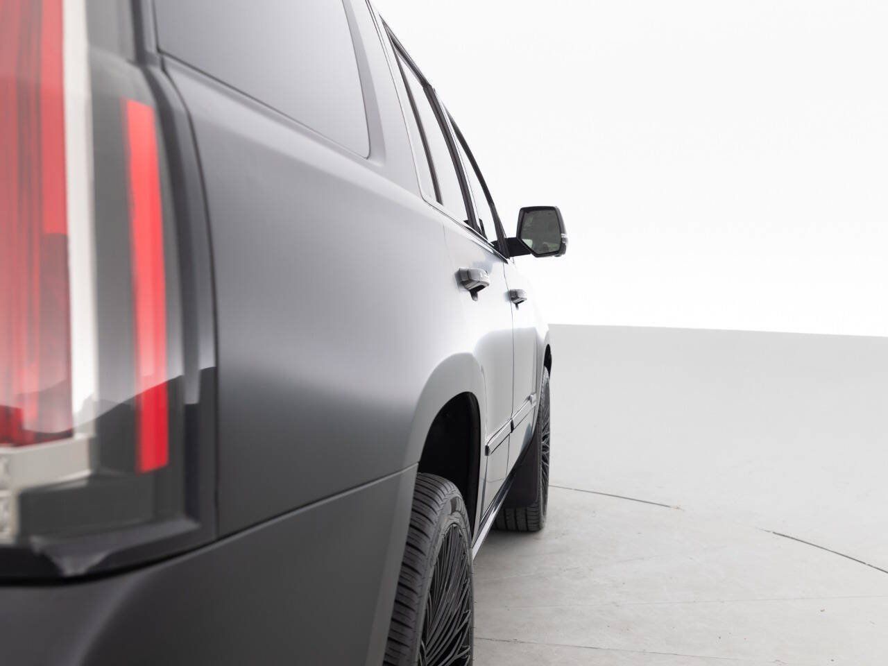 Used 2015 Cadillac Escalade Premium AWD/4WD image 14