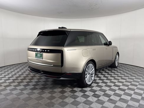 Used 2026 Land Rover Range Rover SE AWD/4WD image 9