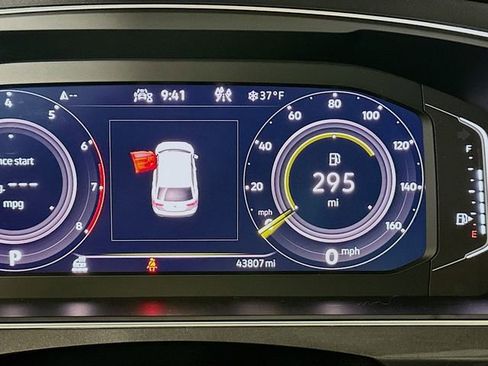 Used 2022 Volkswagen Tiguan SEL R-Line image 14