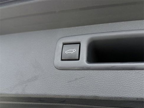 Certified 2025 Toyota Highlander Limited image 19