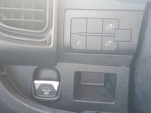 Used 2025 RAM ProMaster 2500 w/ Convenience Group image 10