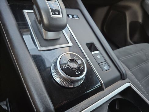 Used 2023 Mitsubishi Outlander SE image 11