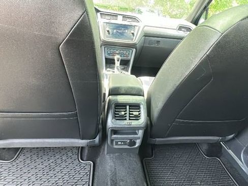 Used 2024 Volkswagen Tiguan SE R-Line AWD/4WD image 29