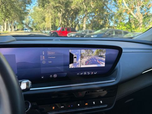 Used 2024 Buick Envision Preferred image 17