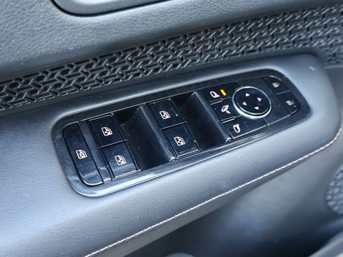 Used 2024 Nissan Ariya AWD image 15