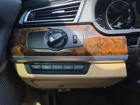 Used 2015 BMW 750Li RWD image 23