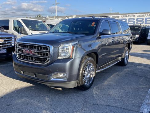 Used 2019 GMC Yukon XL SLT w/ Open Road Package image 2