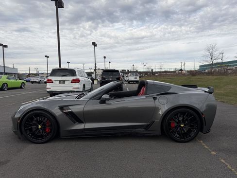 Used 2015 Chevrolet Corvette Z06 w/ 3LZ Preferred Equipment Group image 3