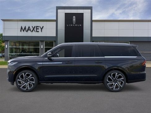 New 2026 Lincoln Navigator L Reserve AWD/4WD image 95