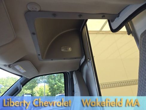 Used 2024 Chevrolet Express 4500 w/ Power Convenience Package RWD image 14