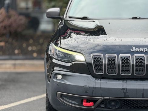Used 2019 Jeep Cherokee Trailhawk image 4
