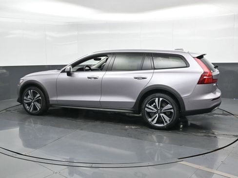 New 2026 Volvo V60 B5 Cross Country Plus w/ Climate Package AWD/4WD image 7