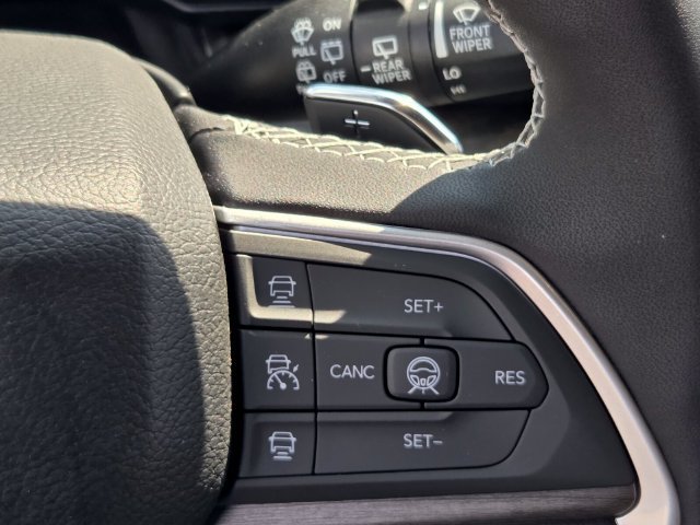 New 2027 Jeep Grand Cherokee Limited RWD image 23