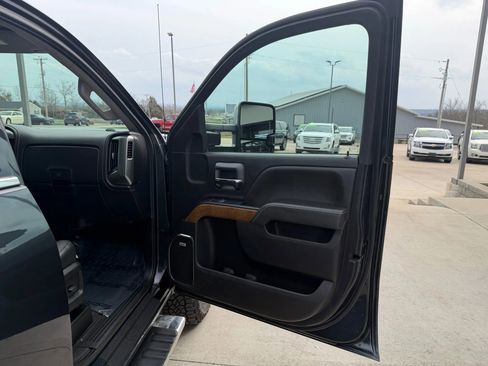 Used 2019 Chevrolet Silverado 2500 LTZ w/ Duramax Plus Package image 47